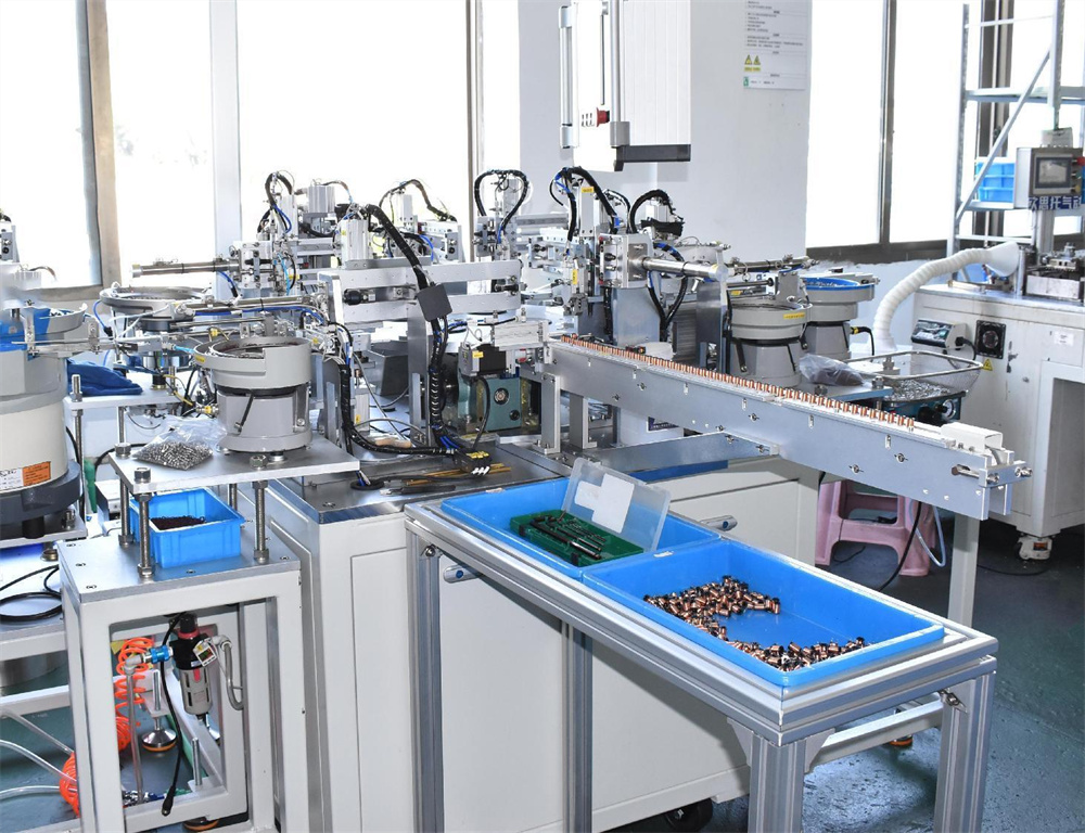 Semi-automatic line bag assembler